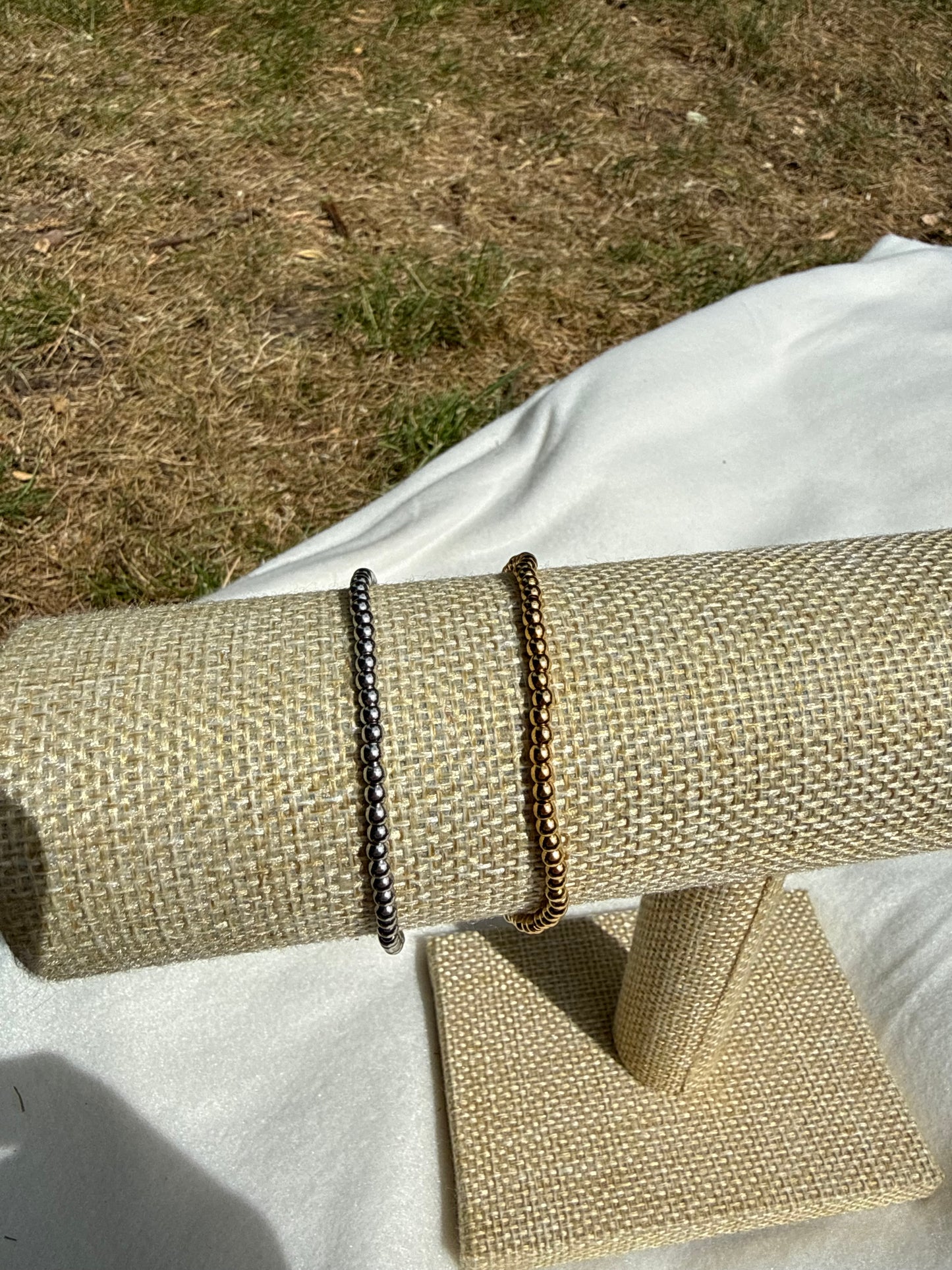 Round bead bracelet