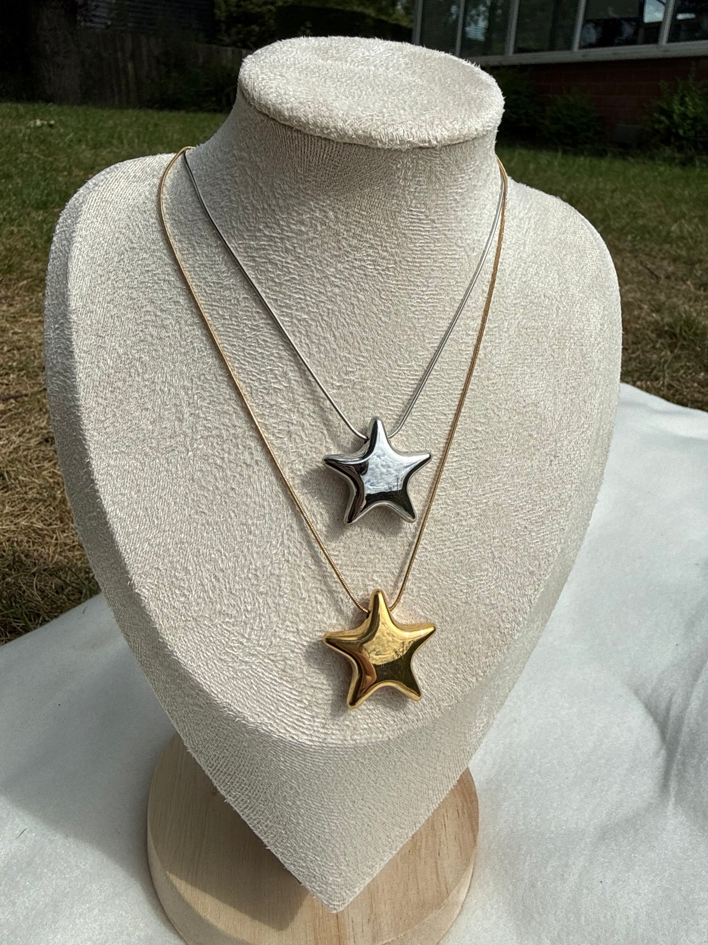Big star necklace