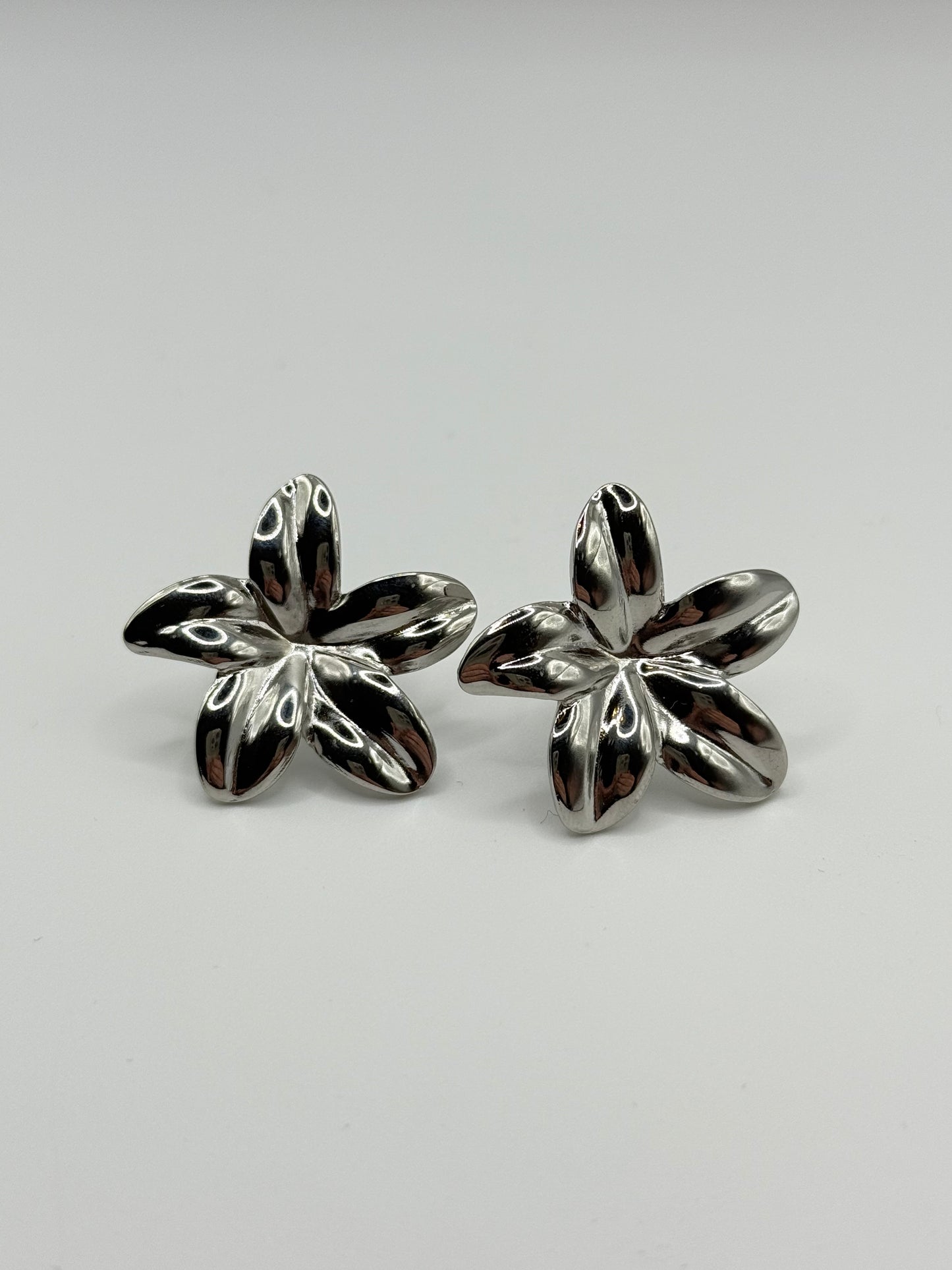 Mia Studs